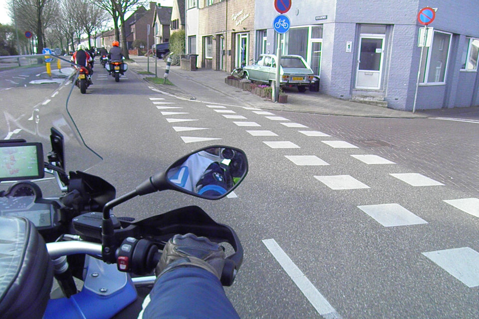 Motorrijbewijspoint Laren theorie cursus online