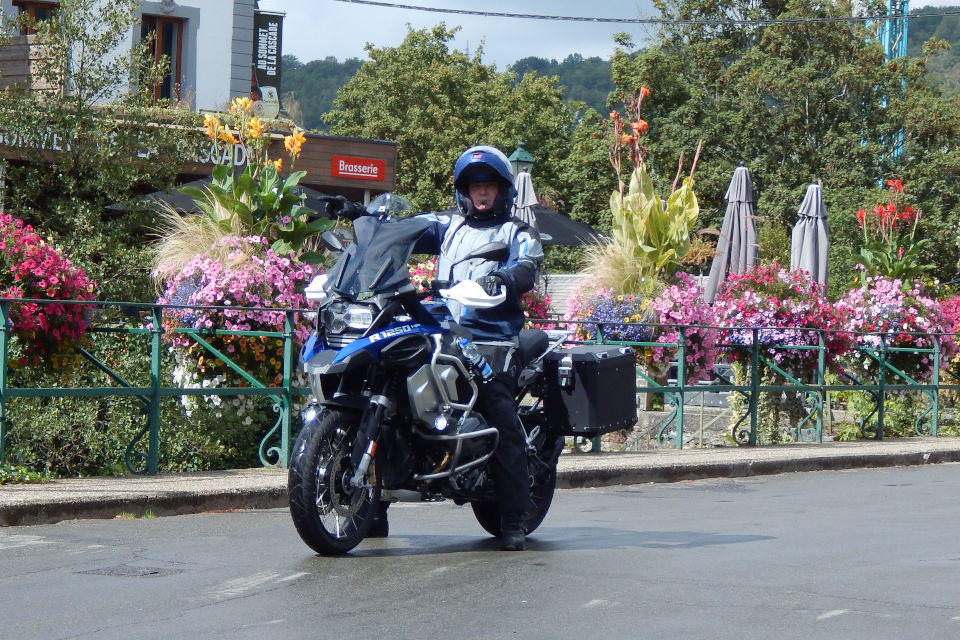 Motorrijbewijspoint Laren examengarantie AVB en AVD